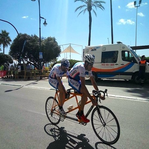 Foto en carrera en el tandem con Toni