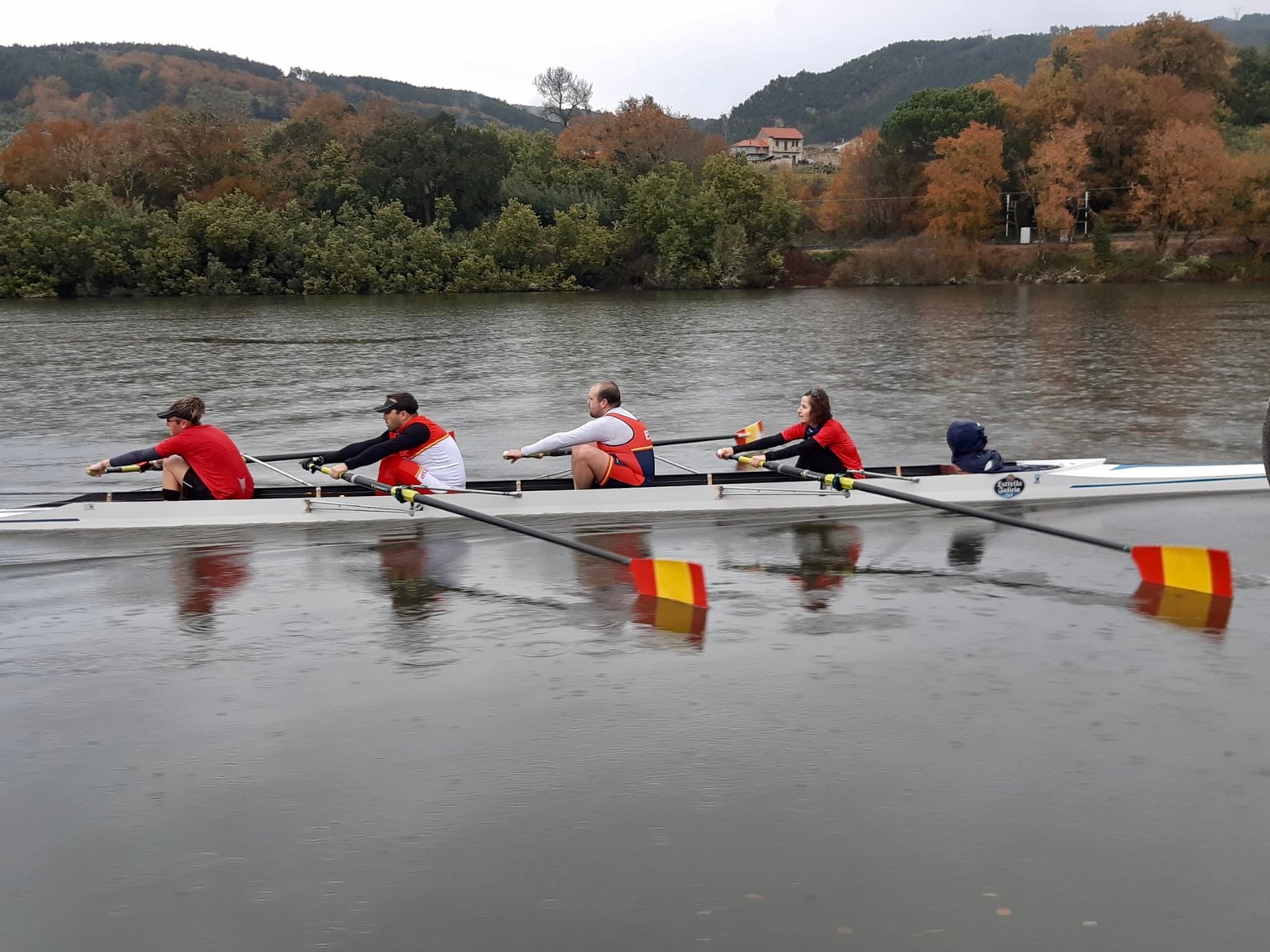 Foto en el 4 olímpico en una concentración de la selección, en mitad de una serie